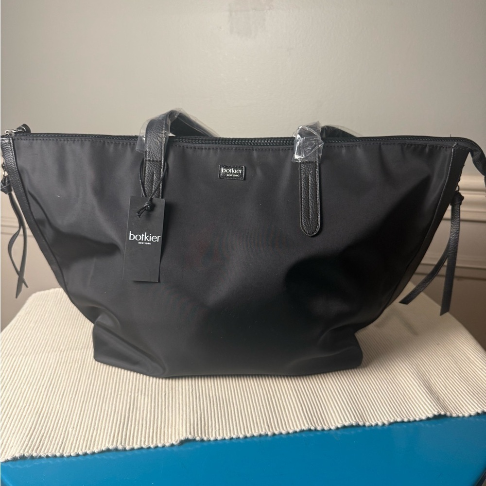 Botkier Black Tote Bag w Zipper Pockets